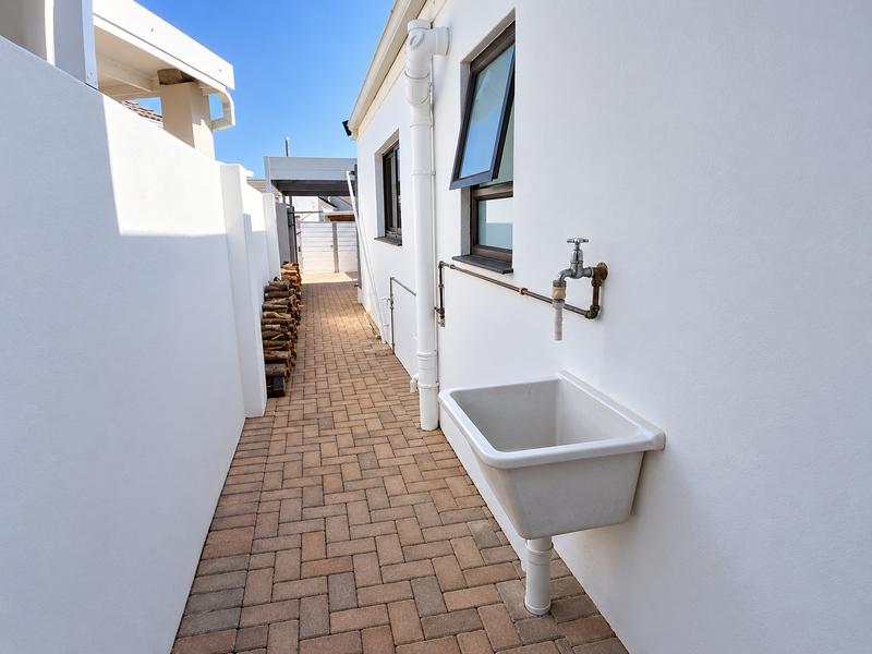 3 Bedroom Property for Sale in Stilbaai Wes Western Cape